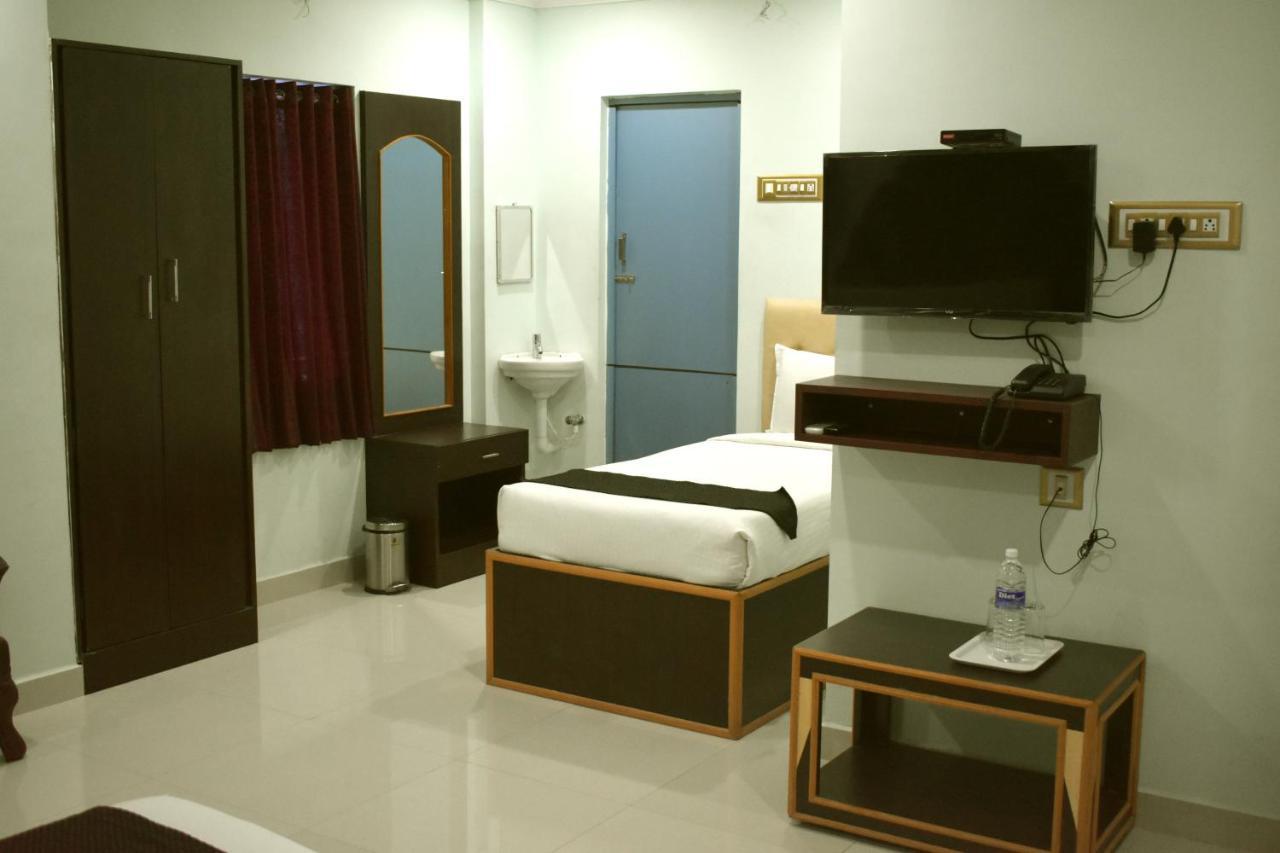 Hotel Apple Park Inn Tiruchirappalli Exterior photo